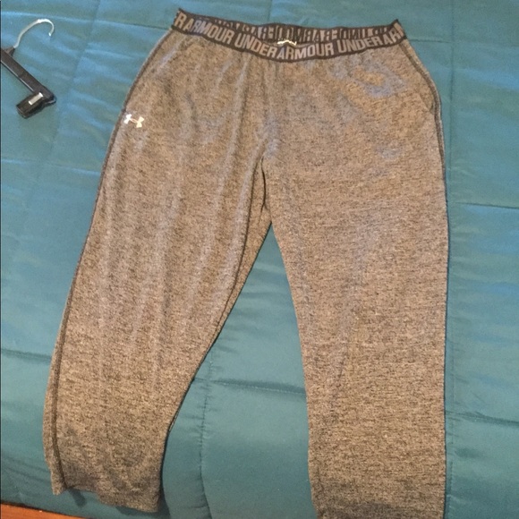 under armour loose fit capris